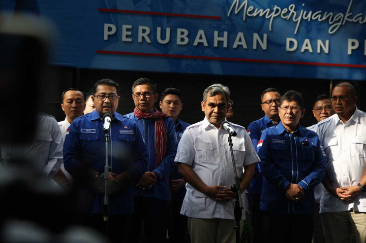 Sekretaris Jenderal (Sekjen) Partai Demokrat Teuku Riefky Harsya mengatakan silaturahim yang dilakukan Sekjen Partai Gerindra Ahmad Muzani ke DPP Partai Demokrat, Kamis, 20 Juli 2023. Pertemuan tersebut membahas sejumlah isu soal kebangsaan hingga pemilu dan pilpres.
