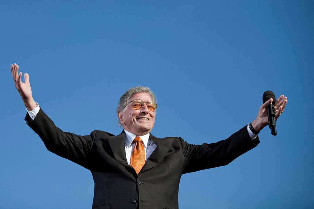 Dimulai dengan rekaman lagu film 