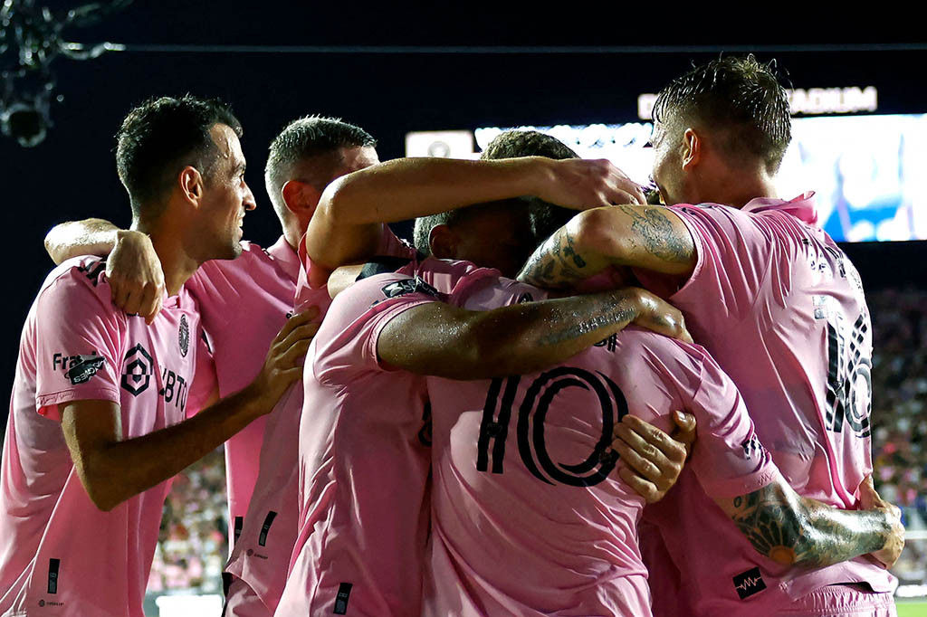 Permainan Inter Miami menjadi lebih baik setelah kedua pemain tersebut masuk, tetapi Cruz Azul justru bisa menyamakan kedudukan pada menit ke-65 melalui gol Uriel Antuna. Kedudukan pun menjadi 1-1.