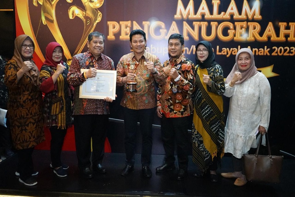 Menteri PPPA Bintang Puspayoga mengimbau semua pemangku kepentingan perlindungan anak Indonesia untuk terus menguatkan komitmen, memperkuat kerjasama, bersinergi dan berkolaborasi. Sebab investasi suatu negara yang paling berharga adalah sumber daya manusia. Hal ini penting bagi pemerintah, lembaga, dunia usaha, masyarakat, tokoh, lembaga adat dan media untuk bekerjasama, bergotong royong, bersinergi dan bergerak bersama dalam pemenuhan hak dan perlindungan anak.
