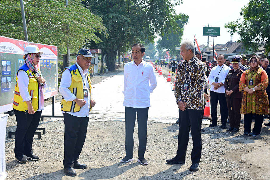 Lebih jauh, Presiden menyebut bahwa ketebalan cor jalan tersebut yaitu 10 cm untuk mejanya ditambah 25 cm lagi di atasnya. Kepala Negara berharap dengan konstruksi yang lebih kokoh tersebut, Jalan Raya Surakarta-Gemolong-Purwodadi akan berada dalam kondisi baik untuk jangka panjang.
