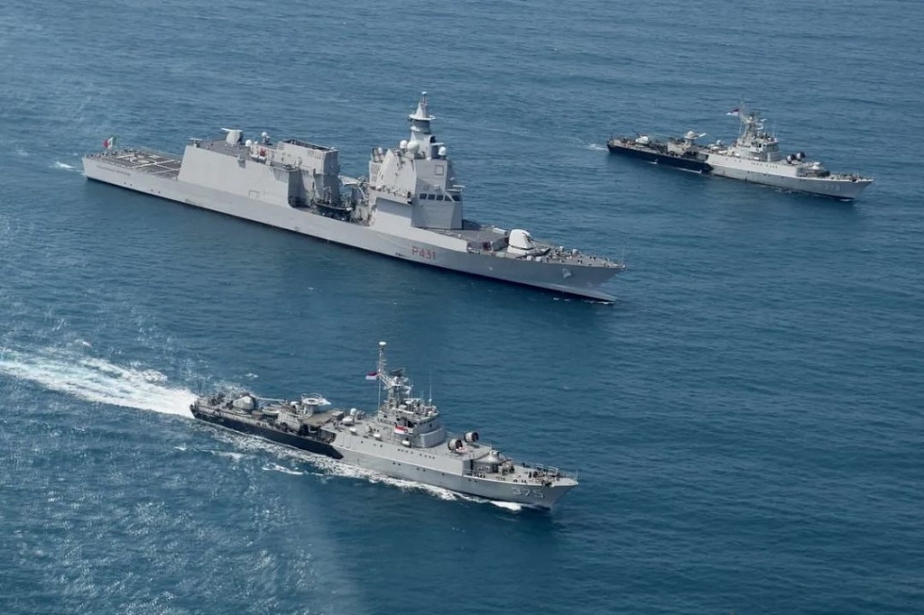 Latihan tersebut, juga dilaksanakan Latihan Photo Exercise (Photoex) yaitu mengambil dokumentasi latihan saat manuver laut dari udara, unsur kapal perang kedua negara berlatih dengan menunjukkan kemampuan laut maupun udaranya. Unsur pesawat udara yang digunakan untuk latihan Photoex yaitu pesawat udara patroli maritim P-8202 yang merupakan unsur TNI AL dibawah komando Koarmada I. 