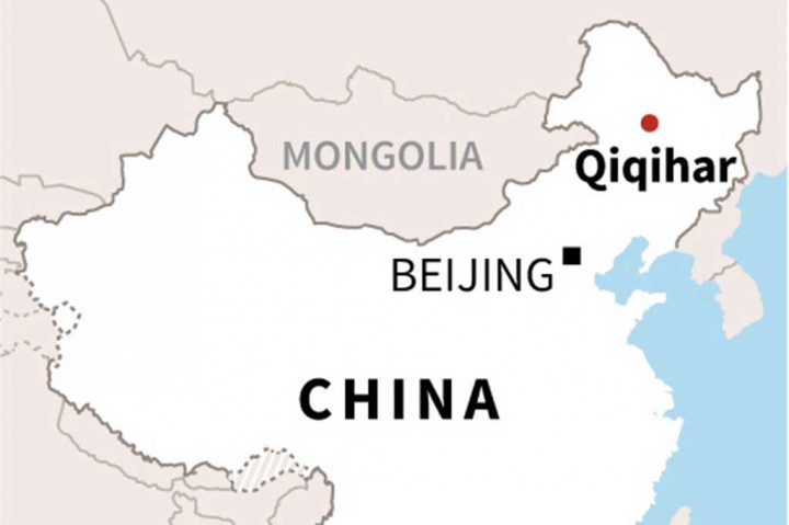 Investigasi awal atas keruntuhan itu menemukan bahwa para pekerja konstruksi telah menempatkan perlit -- suatu bentuk kaca vulkanik -- di atap, kata Xinhua. 