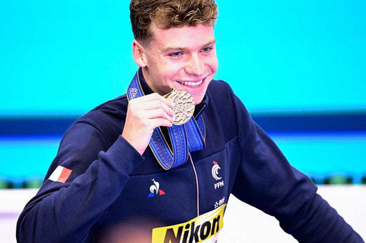 Marchand lebih cepat 1,34 detik dari rekor Phelps yang sebelumnya membukukan waktu 4 menit 03,84 detik. Sang perenang Prancis mencatatkan rekor terbaru dengan waktu 4 menit 02,5 detik, mengalahkan rekor yang dibukukan Phelps pada Olimpiade 2008 Beijing tersebut. Selain itu, Marchand sekaligus mematahkan dominasi Phelps yang memegang rekor itu selama 15 tahun lamanya.