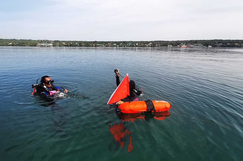 Sedikitnya 15 orang tewas dan 19 lainnya masih dalam pencarian akibat tenggelamnya kapal di Mawasangka Tengah, Kabupaten Buton Tengah (Buteng), Sulawesi Tenggara, Minggu, 23 Juli 2023.