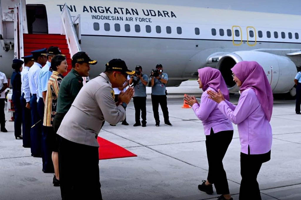 Ny Iriana Joko Widodo melaksanakan kunjungan kerja ke Kabupaten Banyuwangi, Provinsi Jawa Timur, Selasa, 25 Juli 2023. Dalam kunjungan kerja tersebut, Ny Iriana didampingi Ny Wury Ma'ruf Amin bersama para anggota OASE Kabinet Indonesia Maju.