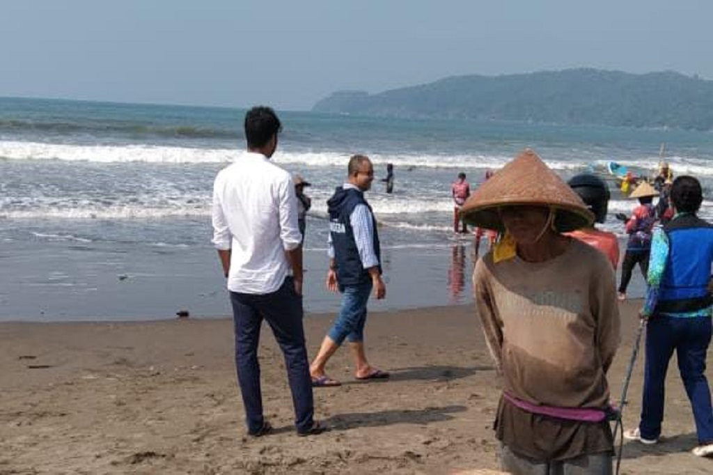 Anies mengatakan, pada Senin sore kemarin dengan Susi dan pertemuan berlangsung hingga malam hingga berlanjut Selasa pagi dan kita jalan sama-sama ke pantai. Namun, selama berada di rumahnya itu hanya ngobrol dan diskusi banyak hal diobrolankan karena Susi merupakan obrolan antara teman lama.