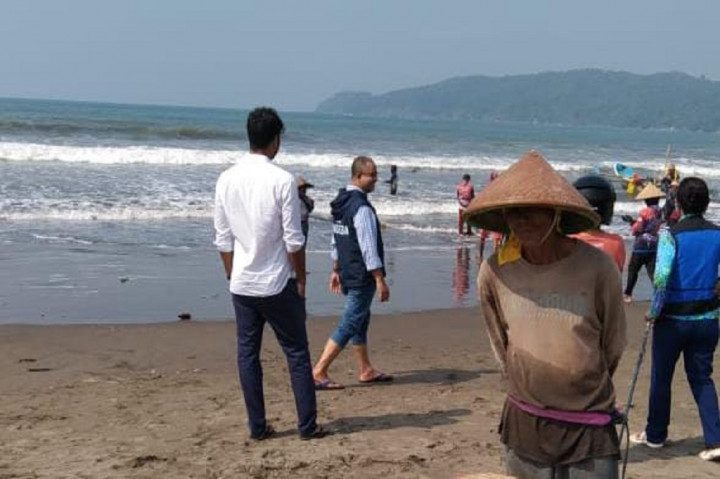 Anies mengatakan, pada Senin sore kemarin dengan Susi dan pertemuan berlangsung hingga malam hingga berlanjut Selasa pagi dan kita jalan sama-sama ke pantai. Namun, selama berada di rumahnya itu hanya ngobrol dan diskusi banyak hal diobrolankan karena Susi merupakan obrolan antara teman lama.