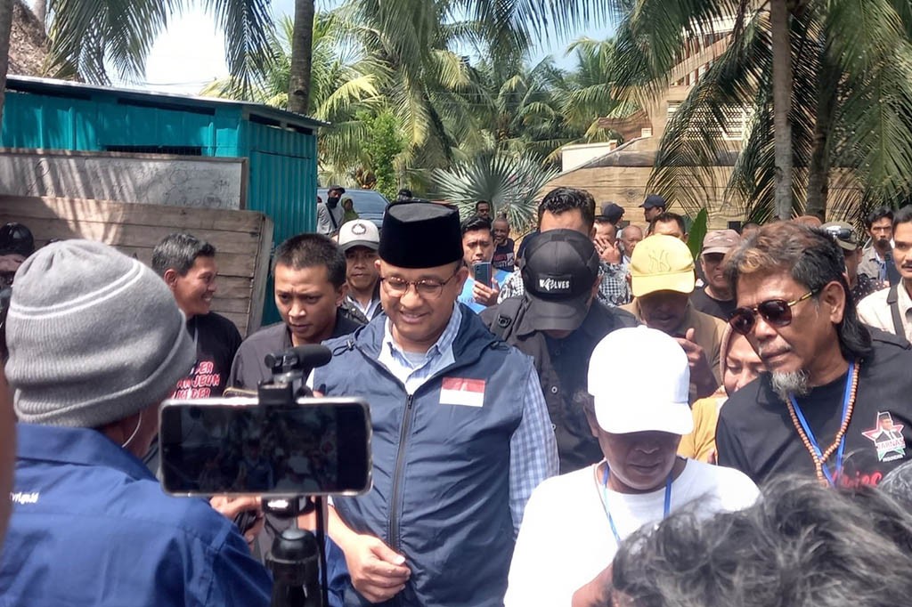 Bakal Calon Presiden dari Koalisi Perubahan untuk Persatuan, Anies Baswedan bertemu mantan Menteri Kelautan dan Perikanan, Susi Pujiastuti di Kabupaten Pangandaran, Jawa Barat, Senin, 24 Juli 2023. Kunjungan tersebut, dilakukan hanya bersilaturahmi dan bertemu relawan di Pangandaran.