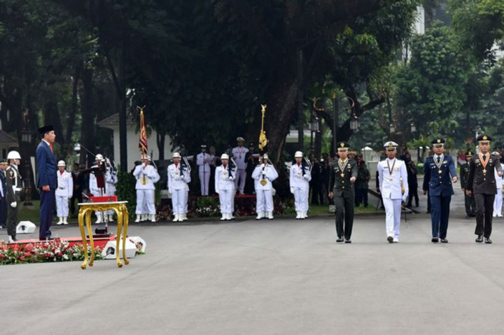 Dalam Upacara Praspa TNI dan Polri Tahun 2023 tersebut, Jokowi melantik 833 perwira remaja TNI-Polri Tahun 2023, yang terdiri atas 357 perwira remaja TNI Angkatan Darat, 94 perwira remaja TNI Angkatan Laut, 114 perwira remaja TNI Angkatan Udara, serta 268 perwira remaja Polri.