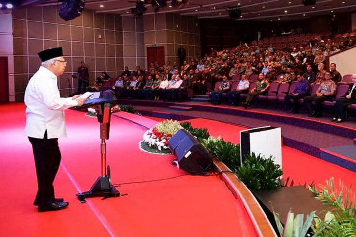 Wakil Presiden Ma'ruf Amin memberikan kuliah umum kepada peserta Program Pendidikan Reguler Angkatan (PPRA) LXV dan Program Pendidikan Singkat (PPSA) XXIV Tahun 2023 Lembaga Ketahanan Nasional (Lemhannas) RI, di Jakarta, Selasa, 26 Juli 2023.