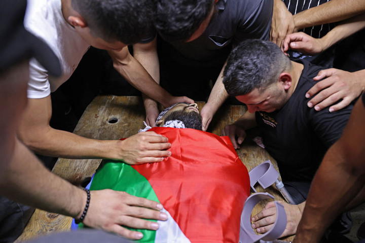 Sebuah kelompok militan Palestina, Brigade Martir Al-Aqsa, mengatakan para pejuangnya telah 