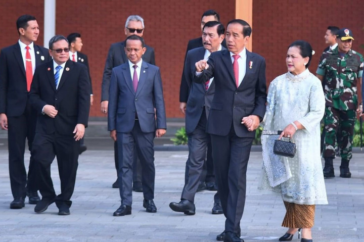 Presiden menjelaskan kunjungannya ke Chengdu untuk memenuhi undangan Presiden Xi Jinping dan juga bertepatan dengan 10 tahun kemitraan strategis komprehensif Indonesia-Tiongkok. Jokowi mengatakan RRT adalah mitra dagang dan investasi terbesar bagi Indonesia.