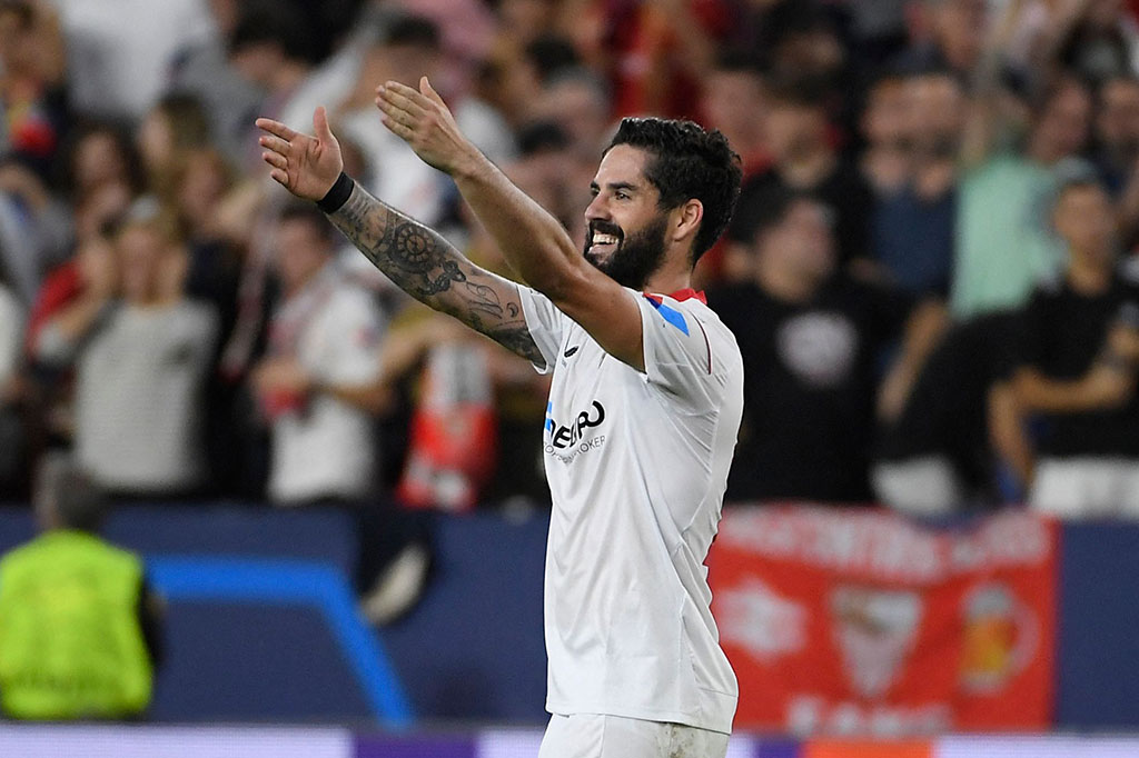 Gelandang berusia 31 tahun itu mengakhiri kontraknya dengan Sevilla pada bulan Desember 2022, setelah hanya tiga bulan bertahan di klub tersebut dan menyusul gagalnya rencana pindah ke Union Berlin.