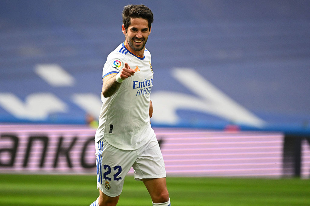 Isco menghabiskan sembilan musim bersama Real Madrid. Dia sebelumnya bermain untuk klub lokalnya Malaga dari 2011 hingga 2013 serta mencatatkan 38 penampilan untuk timnas Spanyol.