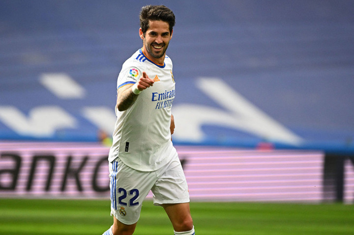 Isco menghabiskan sembilan musim bersama Real Madrid. Dia sebelumnya bermain untuk klub lokalnya Malaga dari 2011 hingga 2013 serta mencatatkan 38 penampilan untuk timnas Spanyol.