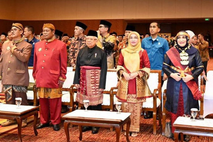 Momen Wapres Ma’ruf Amin beserta Ibu Wury Ma’ruf Amin menghadiri Tasyakur Milad ke-48 Majelis Ulama Indonesia (MUI)