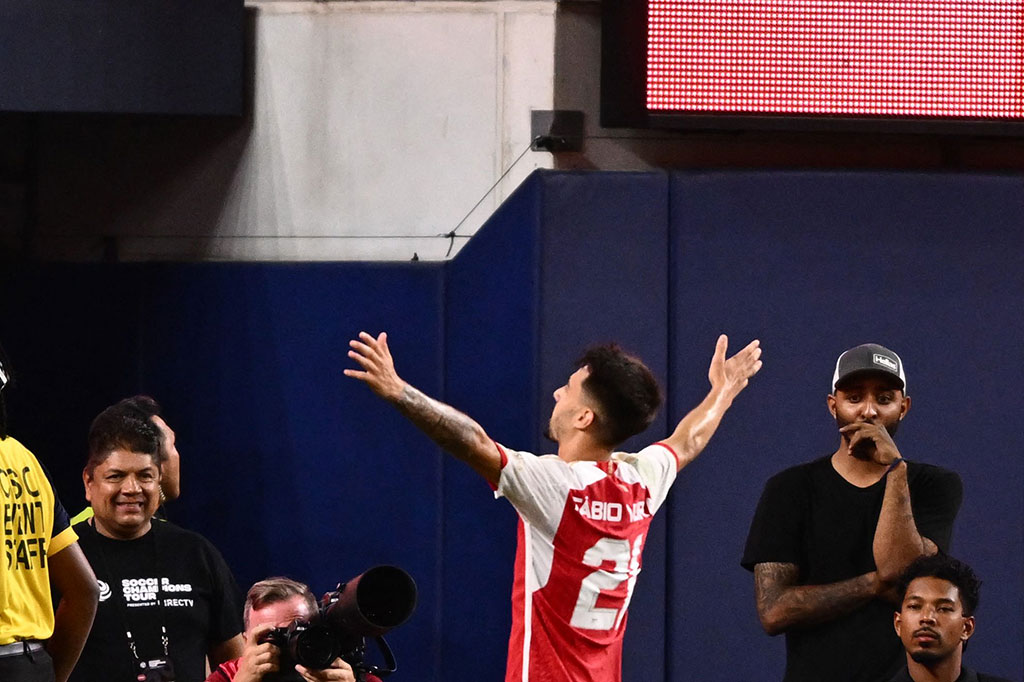 Tetapi Fabio Vieira memastikan kemenangan Arsenal dengan tendangan jarak jauh satu menit sebelum waktu normal. Skor 5-3 untuk Arsenal bertahan hingga laga usai.