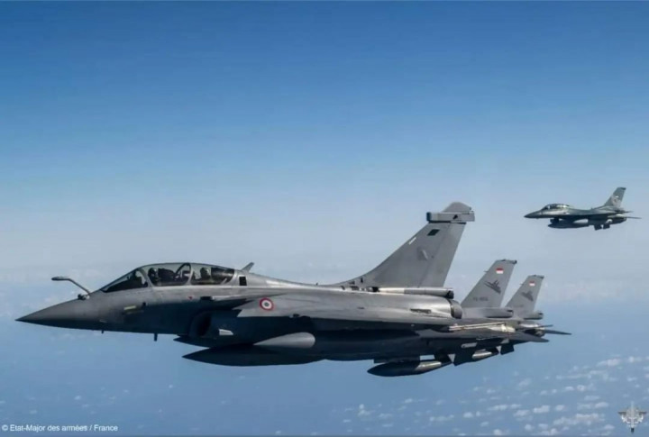 Selama tiga jam penerbangan, Kingbee dan pilot AU Prancis melaksanakan misi Air to Air Refueling (AAR) menggunakan pesawat tanker A-330 MRTT. Misi AAR juga melibatkan tiga pesawat tempur F-16 TNI AU dari Skadron Udara 3 dan Skadron Udara 14 Lanud Iswahjudi di Selatan training Area Lanud Iswahjudi, Madiun, Jawa Timur, Selasa, 25 Juli 2023.