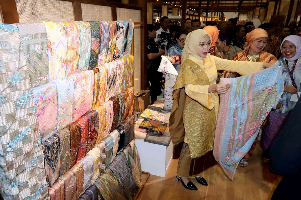 Di samping mitra UMKM binaan BI, KKI tahun ini juga menghadirkan UMKM dari Kementerian Perindustrian, Kementerian BUMN, Kementerian Koperasi dan UKM, Kementerian Pariwisata dan Ekonomi Kreatif (Kemenparekraf), dan Dewan Kerajinan Nasional (Dekranas).