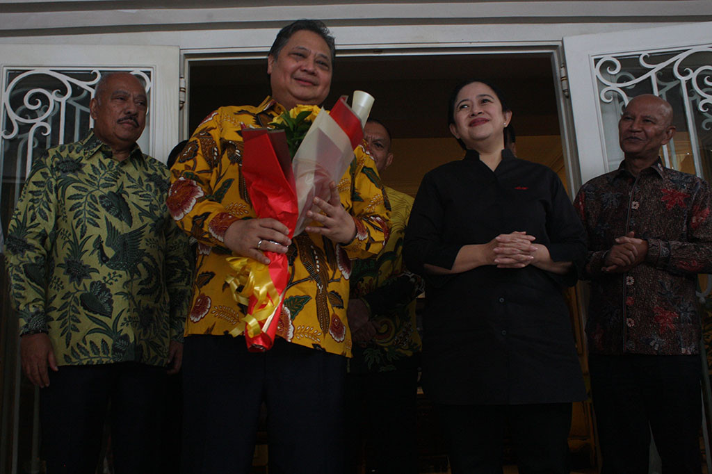 Saat menerima bunga itu, Puan pun mengatakan semoga berlanjut sampai 14 Februari 2024, hari valentine, hari kasih sayang merah kuning. Tanggal 14 Februari juga merupakan hari pemungutan suara untuk Pemilu 2024.