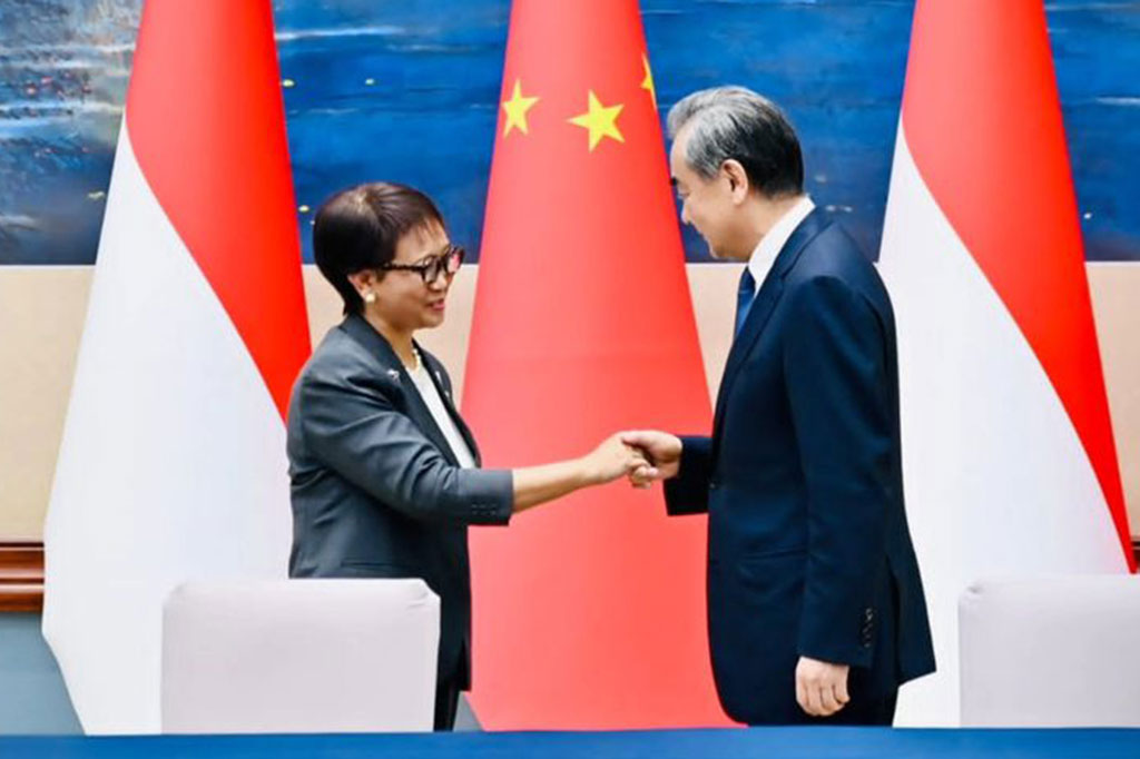 Pertemuan bilateral Presiden RI Joko Widodo dan Presiden Republik Rakyat Tiongkok Xi Jinping, serta masing-masing delegasi di Kota Chengdu, pada Kamis, 27 Juli 2023, menghasilkan delapan kesepakatan.