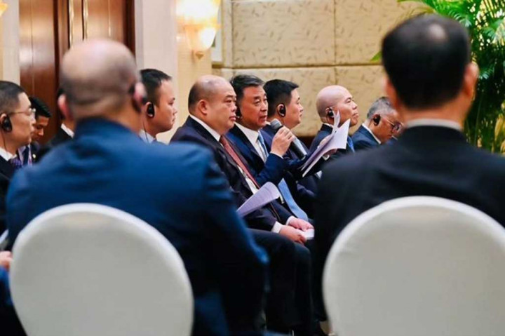 Kedua adalah joint call perusahaan di bidang petrokimia dan PLTA di Kaltara, sedangkan yang ketiga adalah pertemuan one on one dengan salah satu perusahaan Tiongkok yang bergerak di bidang kaca float. 