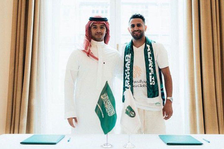 Sebelum Mahrez, Al Ahli juga telah mendatangkan kiper Chelsea asal Senegal Edouard Mendy pada bulan lalu.