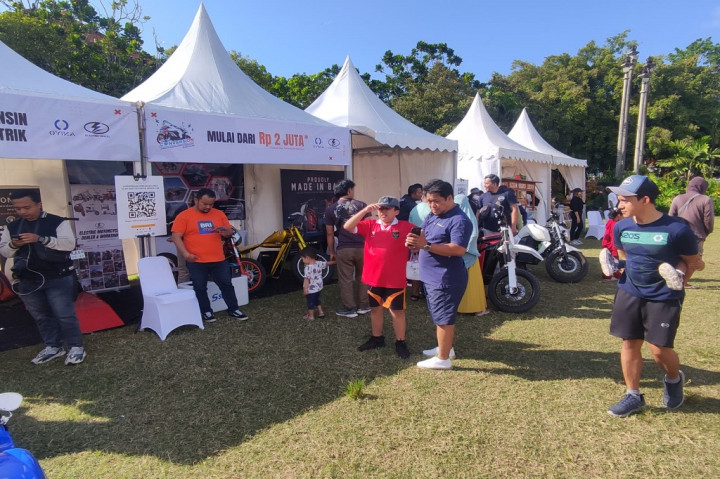 Kementerian Energi dan Sumber Daya Mineral (ESDM) mulai melakukan sosialisasi program konversi sepeda motor listrik, dengan menyasar 10 kota, yaitu Denpasar, Surabaya, Yogyakarta, Semarang, Bandung, Medan, Mataram, Kupang, Balikpapan, dan Makassar.