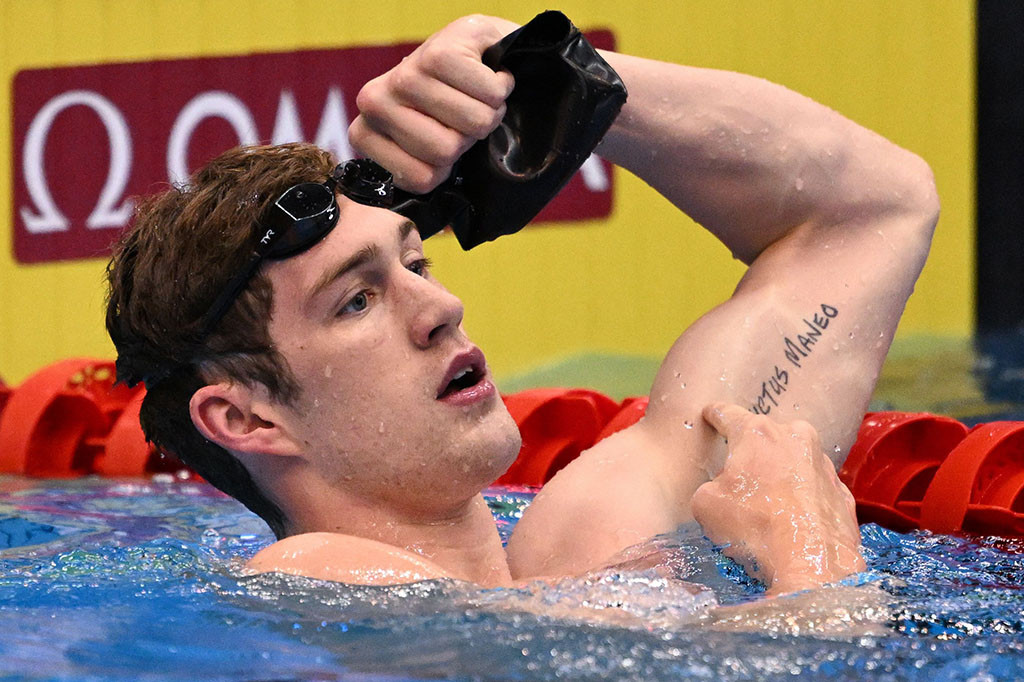 Ress adalah juara bertahan di ajang tersebut, sedangkan Armstrong adalah pemegang rekor dunia.