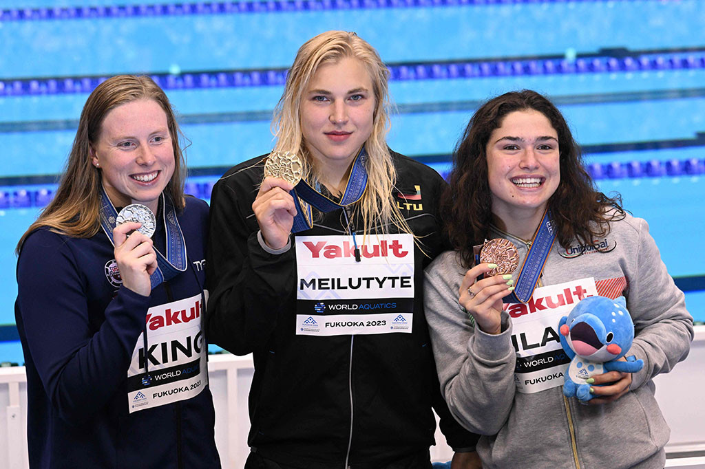 Meilutyte memenangkan gelar dunia gaya dada 100m di awal minggu.