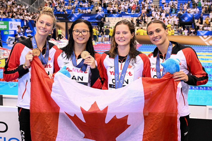 McIntosh kehilangan medali di gaya bebas 400m, meskipun mencetak rekor dunia baru di acara tersebut awal tahun ini.