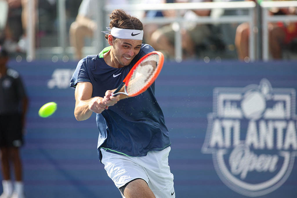 Petenis nomor sembilan dunia Taylor Fritz mengabaikan set kedua yang goyah untuk mengklaim gelar keenam dalam kariernya dengan kemenangan atas Alexsandar Vukic di ATP Atlanta Open, Minggu, 30 Juli 2023 waktu setempat.