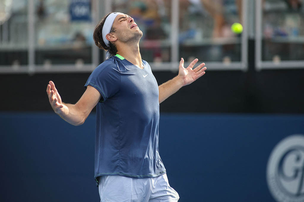 Petenis nomor satu AS Fritz bekerja keras untuk mengalahkan petenis Australia Vukic, peringkat 82 dunia, dalam waktu dua jam 16 menit, menang 7-5, 6-7 (5/7), 6-4.