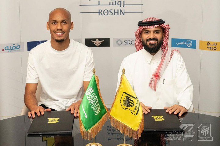 Gelandang asal Brasil Fabinho telah menandatangani kontrak selama tiga tahun dengan klub Arab Saudi Al-Ittihad, setelah menyelesaikan kepindahannya dari Liverpool pada hari Senin, 31 Juli 2023 waktu setempat.