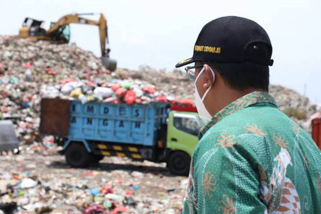Dari data Dinas Lingkungan Hidup dan Kebersihan (DLHK) Kabupaten Sidoarjo, volume sampah yang masuk di UPTD TPA Jabon pada Januari 2023 sebanyak 17.860 ton. Selanjutnya terus menunjukkan grafik turun setiap bulannya. Hingga pada Juni 2023, sampah yang masuk hanya sebesar 14.740 ton. Angka tersebut tercatat rata-rata penurunannya mencapai 60 ton perhari.