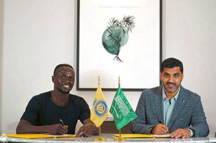 Sadio Mane resmi berseragam Al-Nassr setelah proses transfernya dari Bayern Muenchen rampung pada Rabu, 2 Agustus 2023.