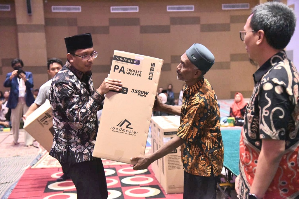 Pemerintah Kabupaten Sidoarjo memberikan bantuan sound system portabel ke 8.820 RT di 18 kecamatan.
