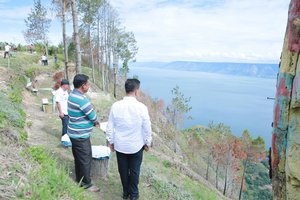 Kepada pengelola WIS dia meminta pengelola objek WIS agar membenahi lokasi wisata tersebut sehingga lebih indah, seperti tanaman bunga warna warni agar lebih sejuk dan juga lebih asri lagi, serta di bagian bawah lokasi wisata ini agar di tamami pohon pinus.