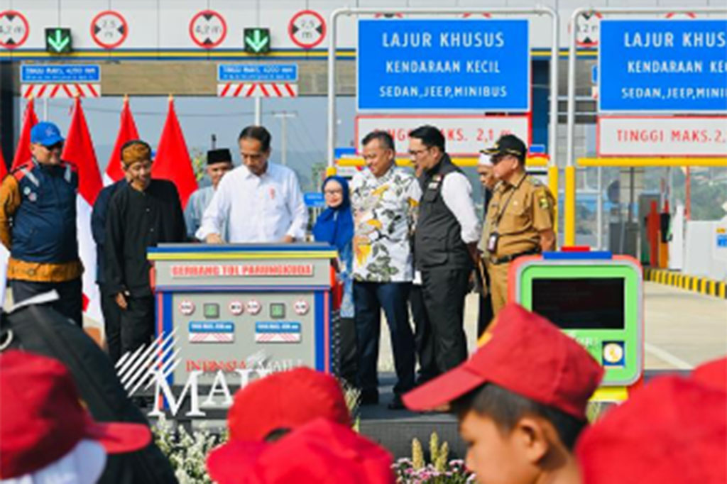 Presiden Joko Widodo menyebut dengan diresmikannya Jalan Tol Bogor-Ciawi-Sukabumi (Bocimi) Seksi II Cigombong - Cibadak dapat memangkas perjalanan Jakarta - Sukabumi, Jawa Barat, menjadi 2,5 jam saja.
