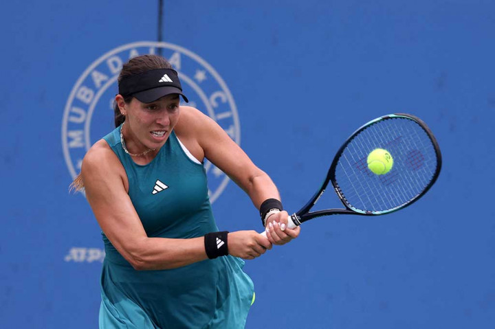 Petenis Amerika berusia 29 tahun itu membukukan tempat di empat besar di turnamen lapangan keras WTA dan ATP untuk melawan pemenang pertandingan berikutnya antara unggulan ketujuh asal AS Madison Keys dan unggulan keempat asal Yunani Maria Sakkari.