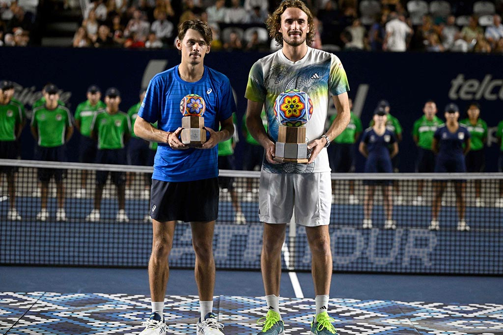 Bintang Yunani berusia 24 tahun itu merebut gelar ke-10 dalam kariernya dan yang pertama sejak Juni tahun lalu di Mallorca untuk menghentikan paceklik kemenangan di lima final.