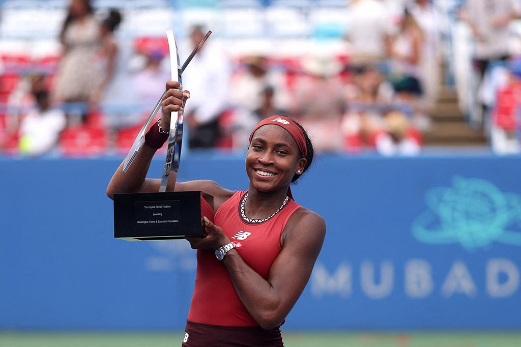 Gauff bertahan, melakukan break pada gim kedelapan saat Sakkari melakukan pukulan forehand melewati baseline dan bertahan untuk melengkapi kemenangan setelah 84 menit dengan pukulan backhand winner. 