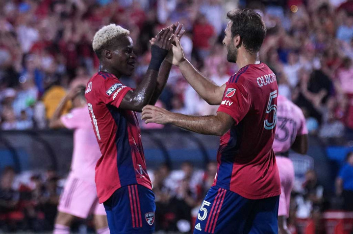 Dallas baru bisa menyamakan kedudukan pada menit ke-37 lewat sepakan first time pemain Argentina Facundo Quignon, menyambut umpan tarik bek sayap Marco Farfan yang melakukan overlap.