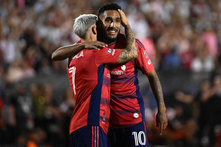 Messi kemudian melepaskan tendangan bebas yang meluncur ke dalam kotak penalti. Bola membentur Farfan dan menjebol gawang sendiri. Skor menjadi 4-3.