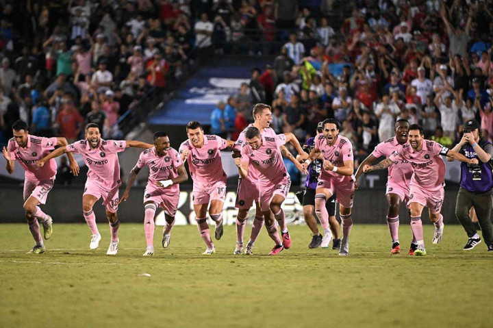 Messi mengonversi penalti pertama dalam adu penalti, Paxton Pomykal gagal untuk Dallas dan Cremaschi kemudian mengamankan tempat Miami di delapan besar dengan tendangan penalti terakhir. Skor berakhir dengan kemenangan Miami 5-3.