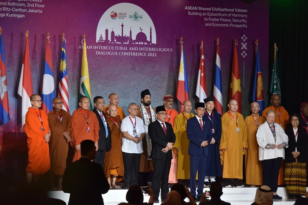 Namun, masyarakat dunia menjadi kurang religius. IPSOS 2023 Survei Global Religion menunjukkan 29 persen agnostik dan ateis dari 19.731 orang dari 26 negara.