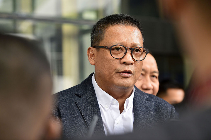 Lebih lanjut Krisna mengatakan pihaknya akan berkoordinasi lebih lanjut dengan lembaga antirasuah untuk menyelidiki kebenaran soal gosip tersebut dan juga mencari dua buronan KPK lainnya.