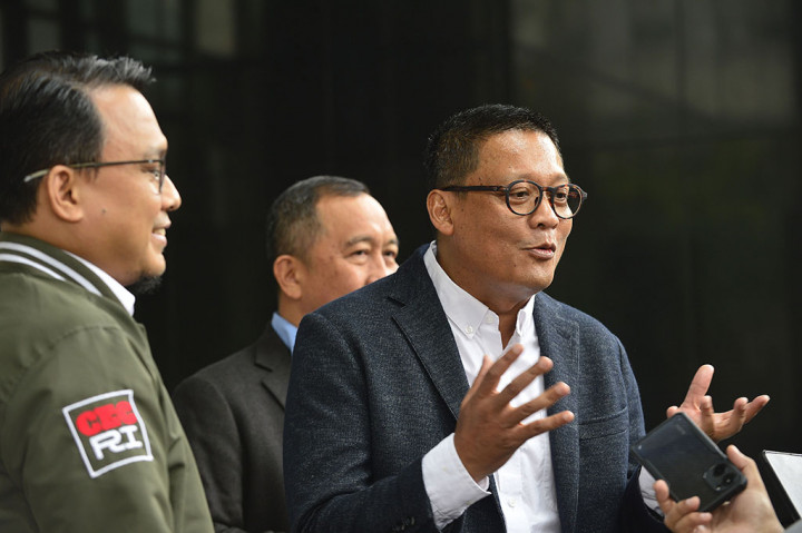 Divisi Hubungan Internasional (Divhubinter) Polri akan dalami rumor buronan Komisi Pemberantasan Korupsi (KPK) Harun Masiku bersembunyi di dalam negeri, namun rumor tersebut tidak akan membuat pengejaran di luar negeri dihentikan.
