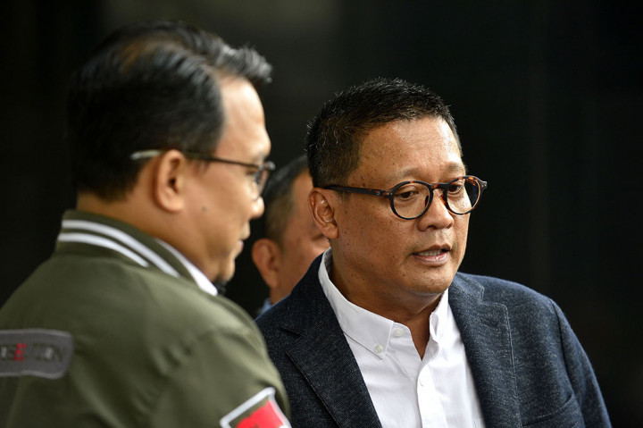 Krisna kemudian mengungkapkan menurut rumor tersebut, Harun Masiku memang sejak awal bersembunyi di dalam negeri. Menurut rumor itu, yang bersangkutan hanya sehari berada di luar negeri dan langsung kembali ke Indonesia.